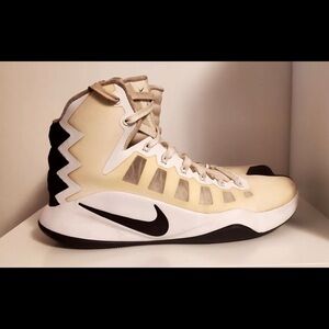 Nike Hyperdunk 2016 | Women’s